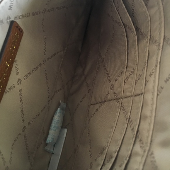 MICHAEL KORS XL ZIP CLUTCH WRISTLET NWT - Picture 4 of 7